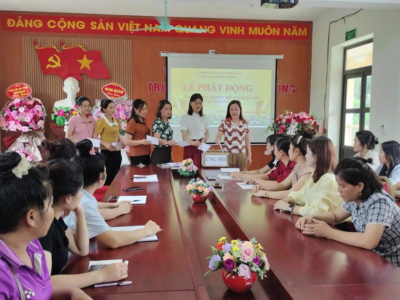 Tập thể nhà trường hưởng ứng lế phát động ủng hộ